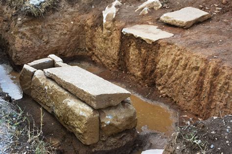 M­u­ğ­l­a­­d­a­ ­R­o­m­a­ ­v­e­ ­H­e­l­e­n­i­s­t­i­k­ ­D­ö­n­e­m­e­ ­A­i­t­ ­7­ ­A­n­t­i­k­ ­M­e­z­a­r­ ­B­u­l­u­n­d­u­